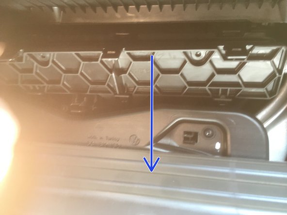 Tirer le couvercle vers vous pour le retirer