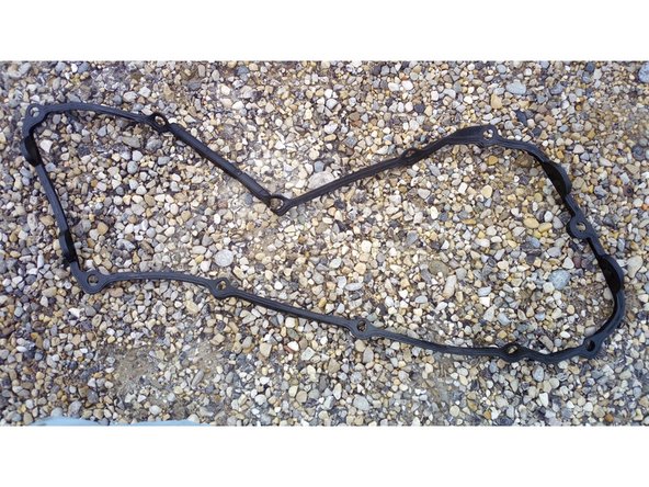 Les joints peuvent être cassant, attention à ne pas faire tomber des morceaux dans les puits à bougie !