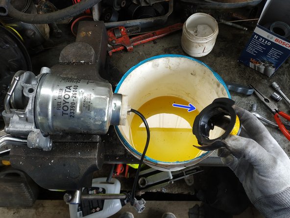 dévisser la vis de bridage, clé de 8mm