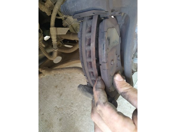 En tirant vers vous enlevez la plaquette avant