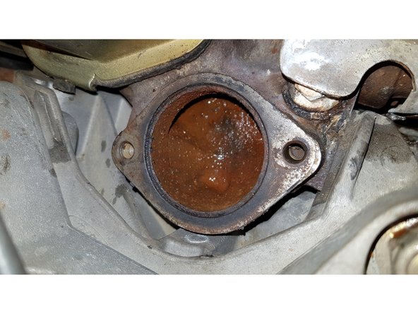 Avec un cutter nettoyez le plan de joint