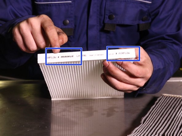 Les flèches se trouvant sur le coté du filtre indiquent le sens de remontage