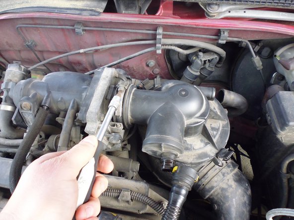 
Once in the correct position, tighten the collar using the screwdriver.
