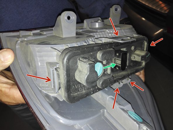 Reclipser la platine électrique dans l'optique