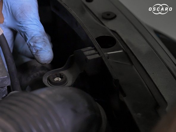 De clipser le manchon d'aspiration vers le bas