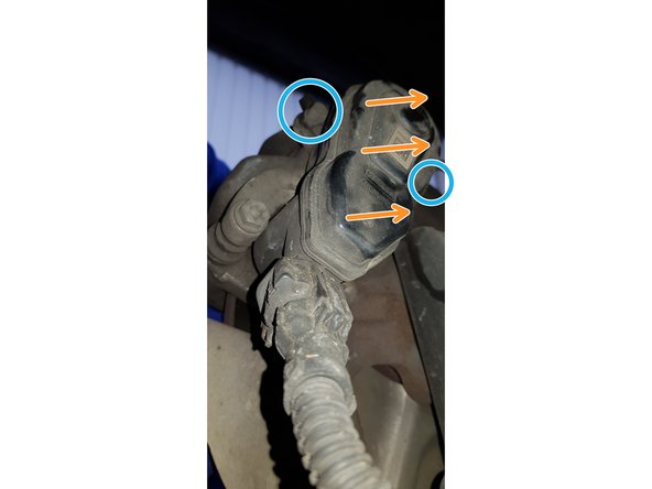 Dévisser les 2 vis Torx (Taille T30).