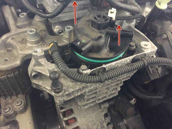 A l'aide de la clé plate de 27 dévisser le filtre