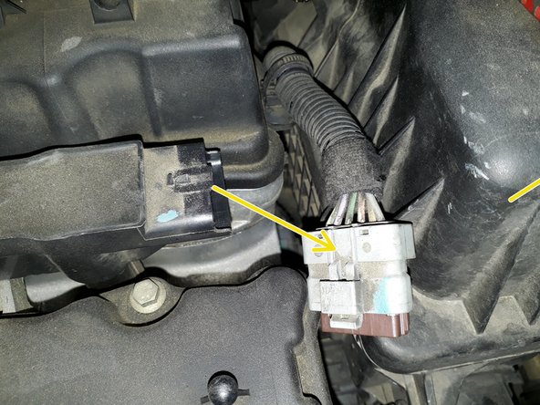 Débrancher la prise de la rampe de bobine