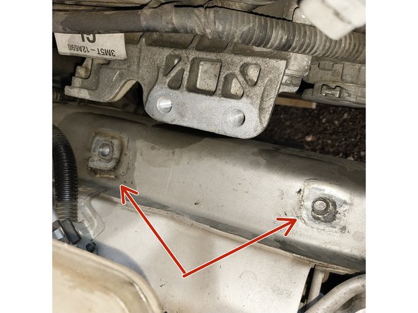 Démonter le supporte laissé libre et nettoyer la caisse du véhicule