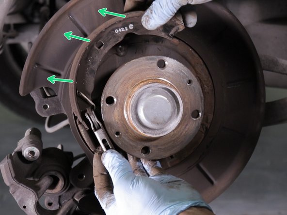 Retirer les deux mâchoires ,en repérant leur sens de montage