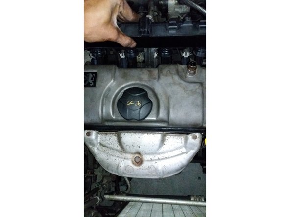 Déposer la bobine en soulevant celle ci