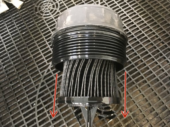 Retirer la cartouche du filtre à huile en tirant dessus