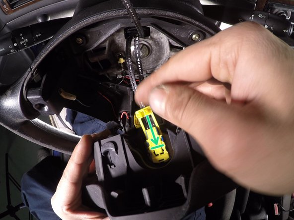 Refermer la languette de verrouillage