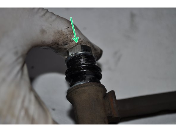 Insérer l'ensemble colonnete et soufflet dans l'étrier