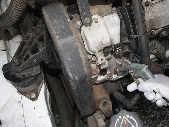 Passer un jet d'air à l'intérieur du puits à l'aide d'une soufflette afin d'éliminer d'éventuel dépôt dans le cylindre.