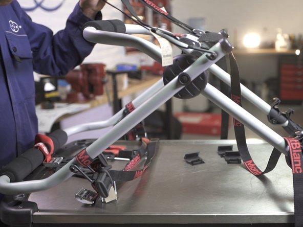 Serrer les deux sangles