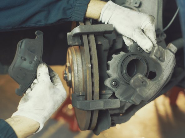 Tirer sur la plaquette présente sur le disque pour la retirer