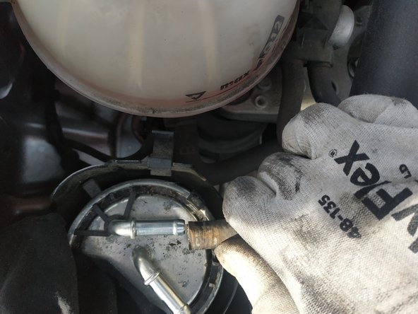 faire de même pour la durite d'arrivée