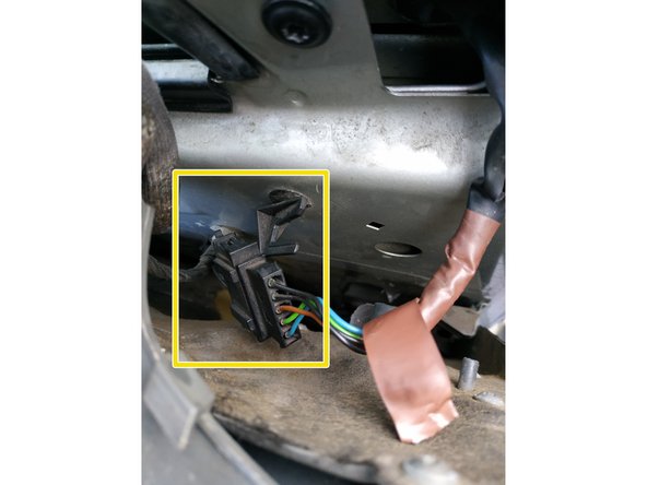 brancher la prise du rétroviseur