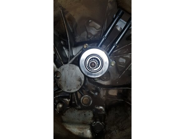 Le reste du remontage s'effectue en sens inverse.