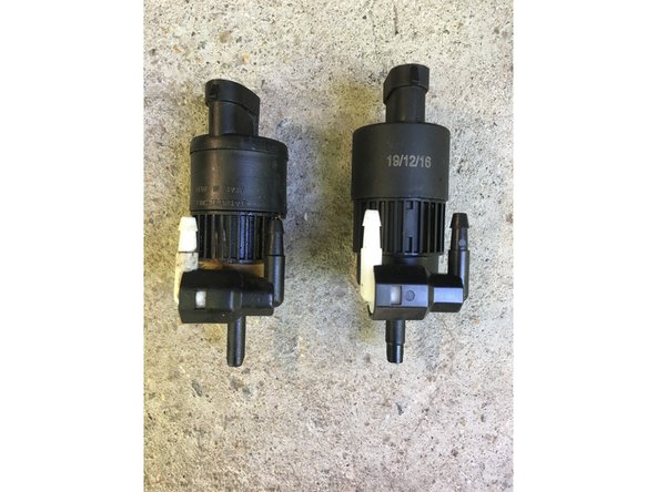 Nettoyer le réservoir puis placer la nouvelle pompe