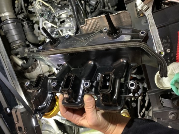 Retirer le cache culbuteur , faites attention aux joins.