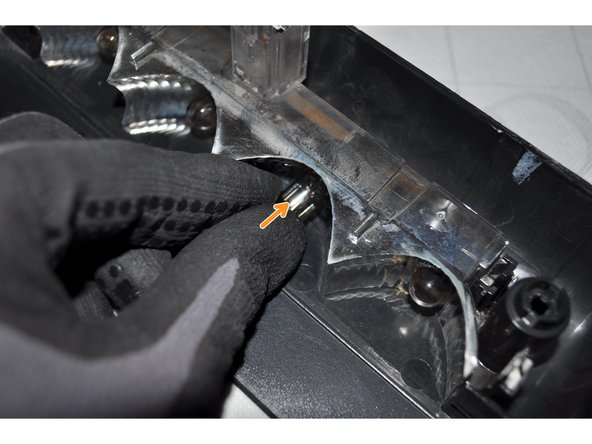 Insérer l'ampoule jusqu'en butée.