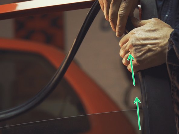 
Pull the vertical seal upwards to remove it from the door
