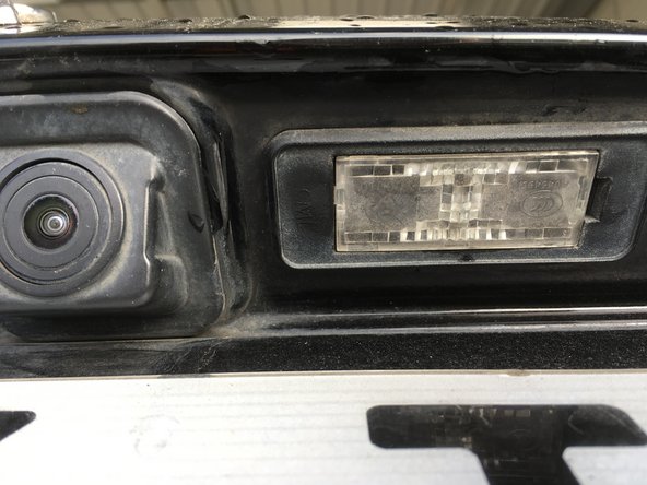 Remonter le plastique transparent en le clipsant