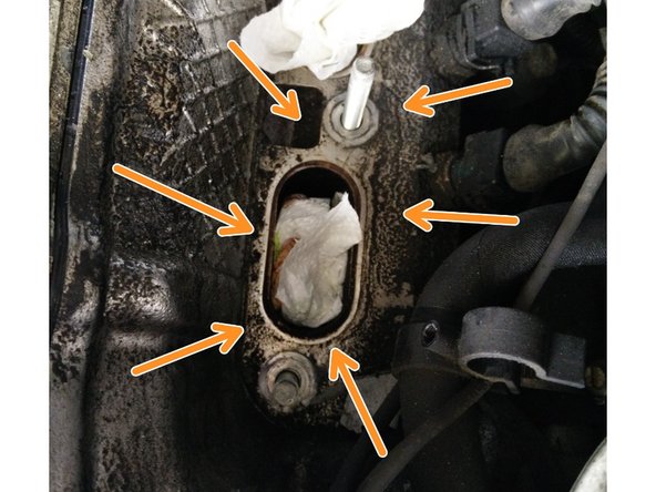 Il est nécessaire de nettoyer la surface d'appui du joint sur la culasse pour que le joint soit efficace