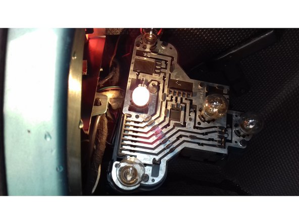 Nouvelle ampoule en place et en fonctionnement.