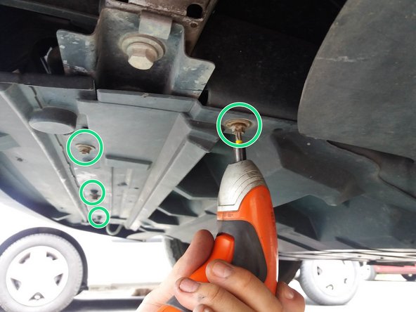 Remettre le véhicule au sol sur une surface plane.