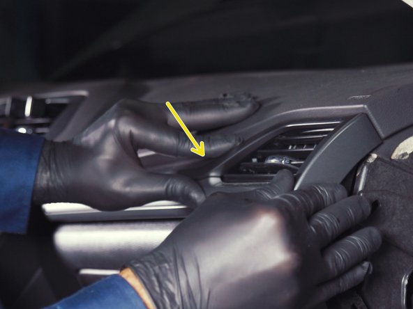 Replacer la baguette de tableau de bord