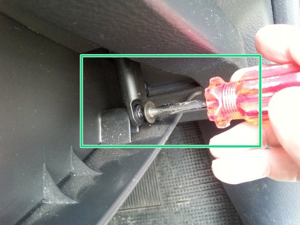 Revisser la vis de maintien