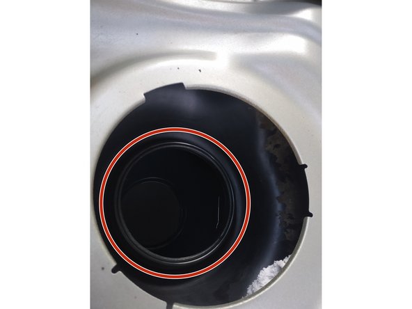 s'assurer que le joint en caoutchouc est bien en place