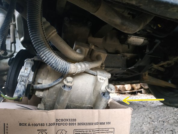 poser le compresseur sur une cale pour ne pas mettre de contrainte dessus