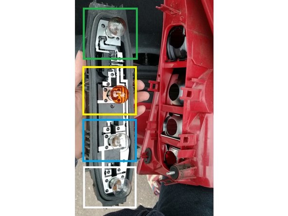 Toutes les ampoules peuvent êtres changées.