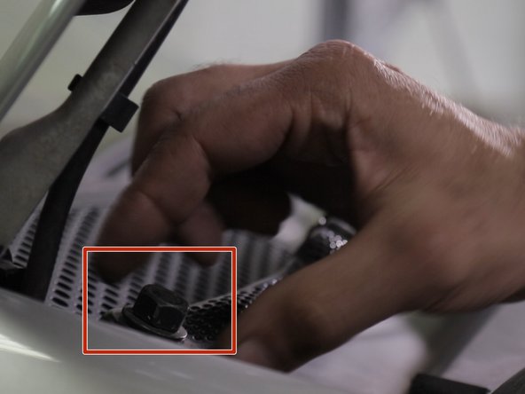 Effectuer la même opération pour l’essuie-glace coté passager