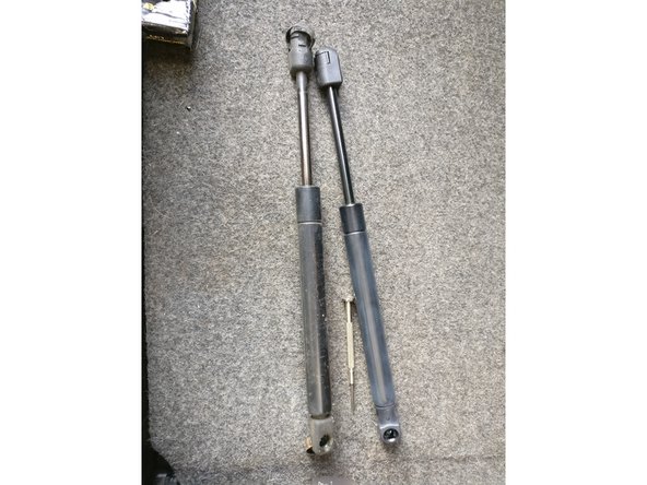 Vérifier de nouveau que les vérins sont identiques