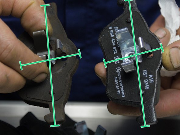 Comparer les dimensions des nouvelles plaquettes avec l'ancienne : largeur et hauteur