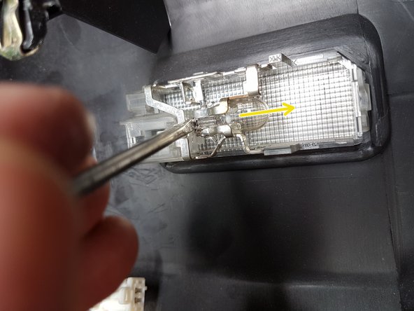 Tirer sur l'ampoule pour la sortir