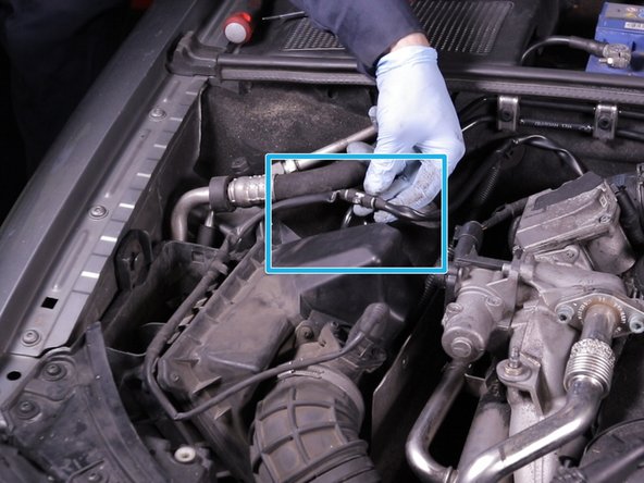 Replacer le clips du faisceau du débitmètre