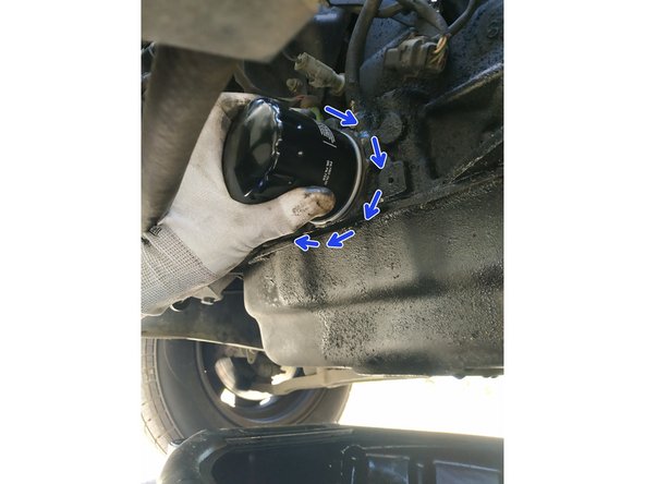 serrer très fort à la main