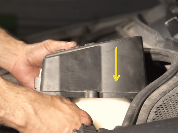 Une fois bien fixé placer le filtre dans son emplacement