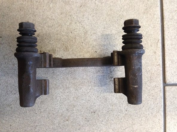 A l'aide d'une brosse métallique nettoyer les porté des plaquettes