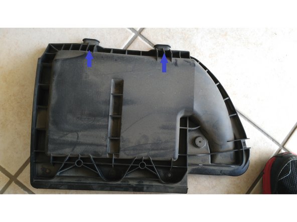 Localiser les supports sur le couvercle du filtre