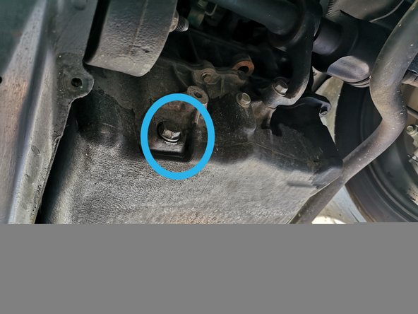 Remplacez ensuite le joint du bouchon de vidange (si nécessaire) puis remettez le à sa place sans serrer trop fort.