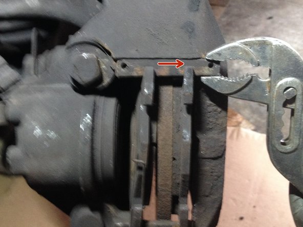 
Remove the column by sliding it, using a drift pin or pliers if necessary (it generally slides freely when it is not seized or damaged as here)
