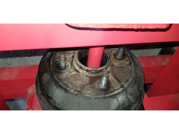 Placez votre tambour dans la presse.