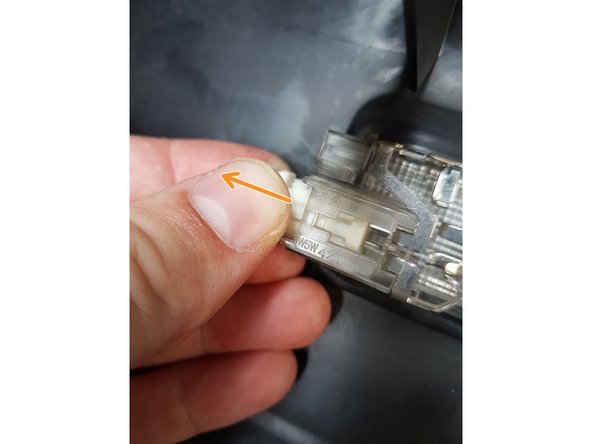 Appuyer sur le connecteur pour le sortir